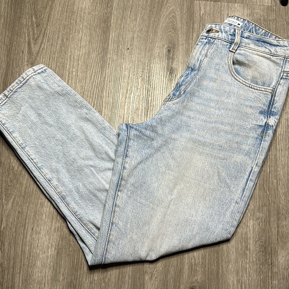 Zara Straight Leg Light Wash Jeans - Picture 1 of 3